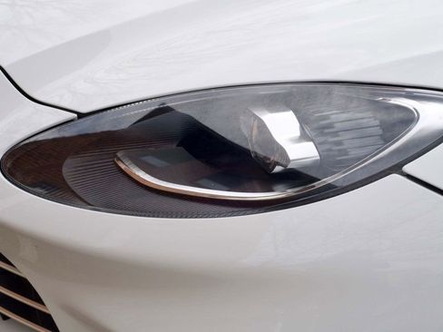 Used 2022 Aston Martin DBX image 11