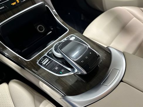 Used 2016 Mercedes-Benz GLC 300 4MATIC image 25