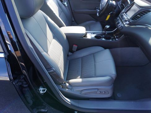 Used 2014 Chevrolet Impala LT w/ Convenience Package image 16