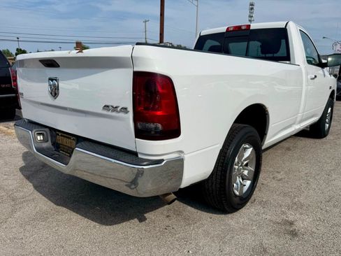 Used 2017 RAM 1500 Classic SLT AWD/4WD image 9