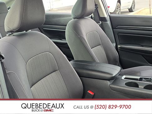Used 2025 Nissan Altima 2.5 SV FWD image 29