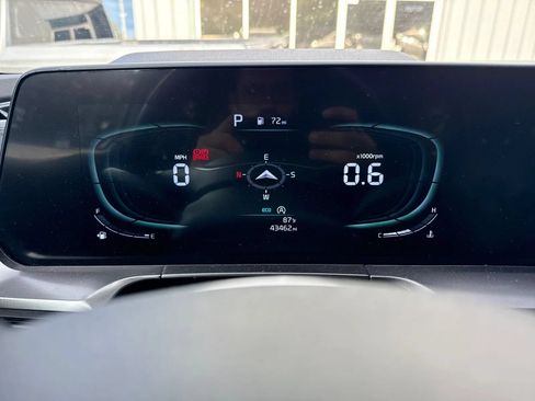 Used 2025 Kia Telluride S FWD image 22
