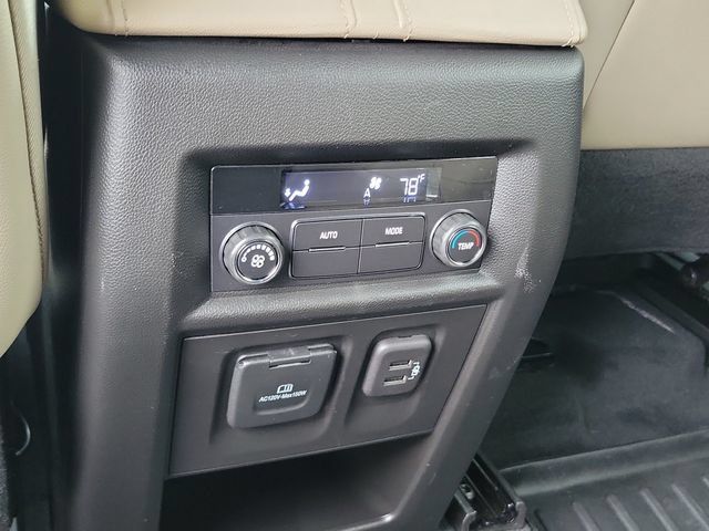 Used 2023 Chevrolet Traverse LT w/ LT Premium Package AWD/4WD image 27