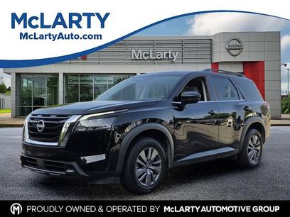 Used 2024 Nissan Pathfinder SV