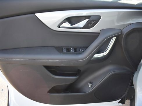 New 2026 Chevrolet Blazer LT w/ Midnight/Sport Edition image 11