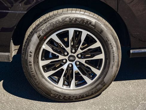 Used 2025 Ford Expedition Max Platinum image 8