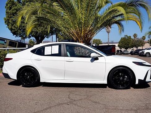 Used 2025 Toyota Camry SE FWD image 7
