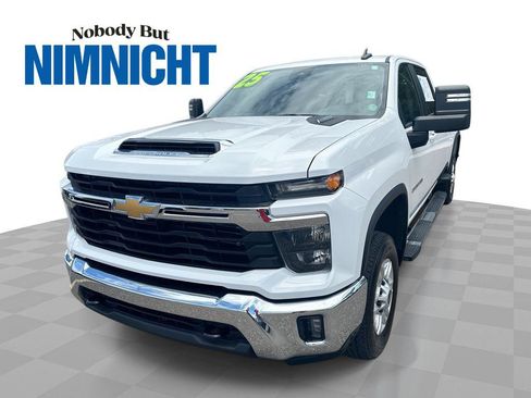 Used 2025 Chevrolet Silverado 2500 LT w/ Convenience Package AWD/4WD image 1