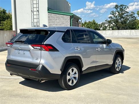 Certified 2022 Toyota RAV4 LE image 5