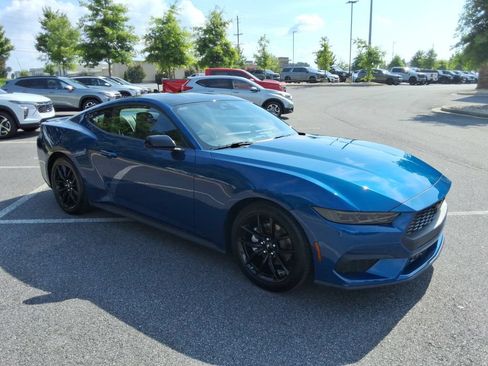 Used 2024 Ford Mustang Coupe RWD image 3