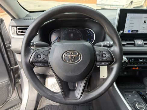 Used 2024 Toyota RAV4 LE AWD/4WD image 21