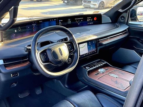 Used 2025 Lincoln Navigator L Black Label image 12