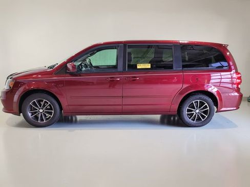 Used 2017 Dodge Grand Caravan GT image 18