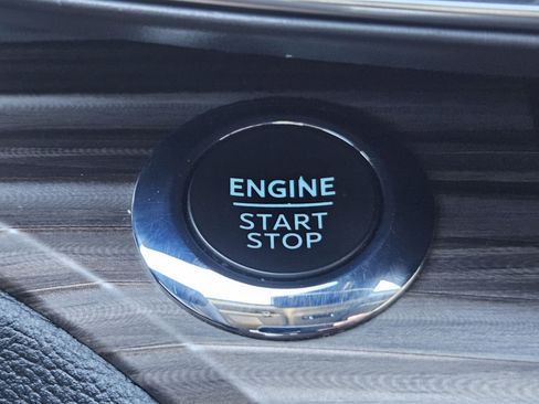 Used 2022 Ford Explorer Limited w/ Equipment Group 301A image 22