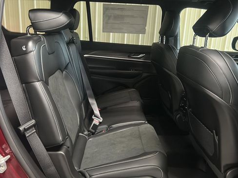 New 2026 Jeep Grand Cherokee L 4WD image 15