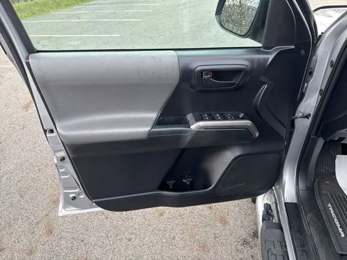 Used 2019 Toyota Tacoma SR5 image 13