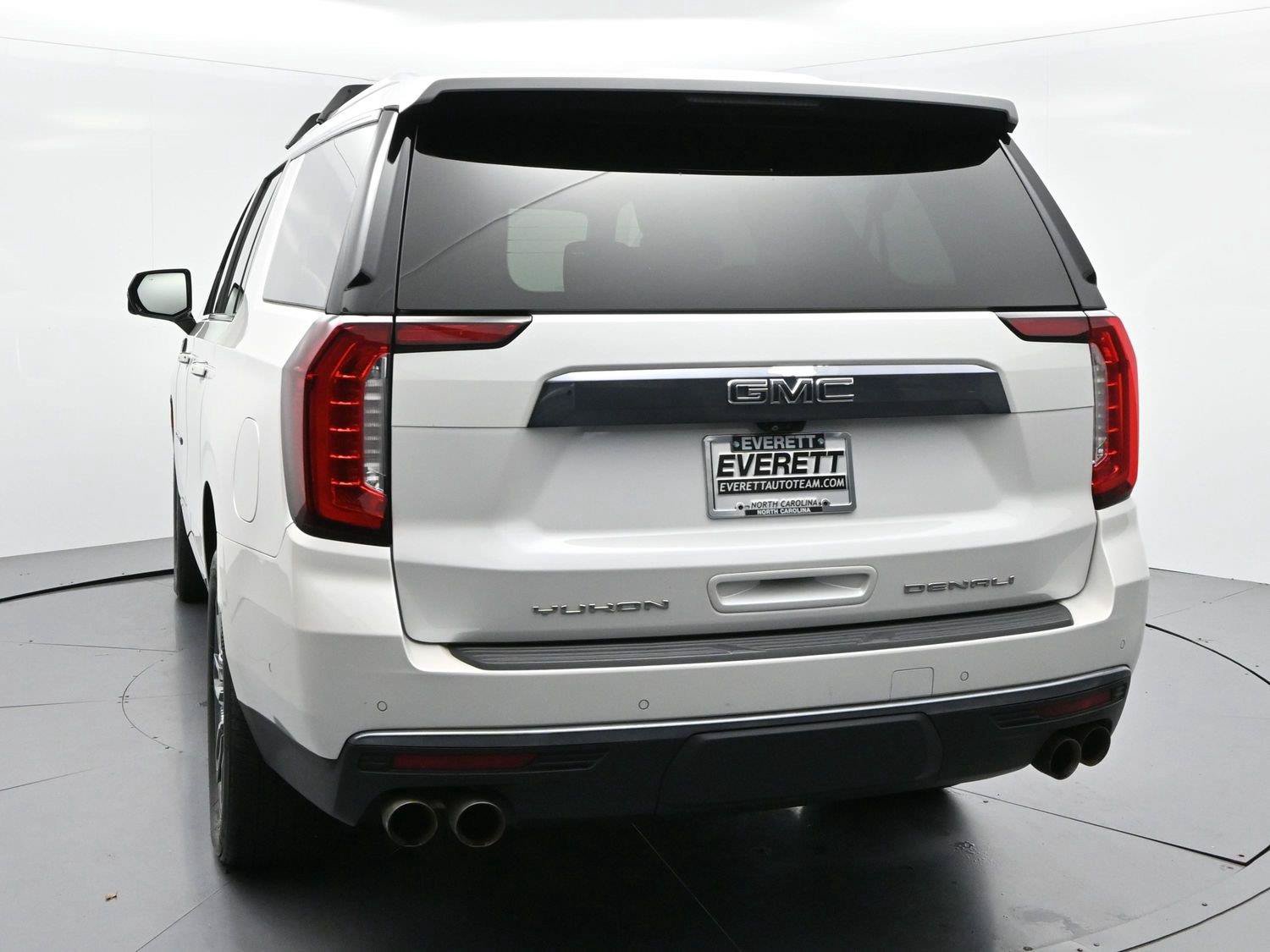 Used 2023 GMC Yukon XL Denali Ultimate AWD/4WD image 6