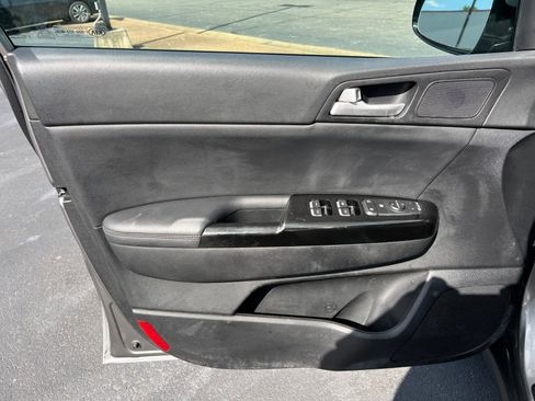 Used 2020 Kia Sportage EX image 19