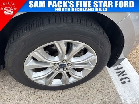 Used 2020 Ford Edge Titanium image 4