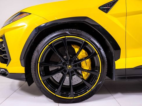 Used 2021 Lamborghini Urus AWD/4WD image 10