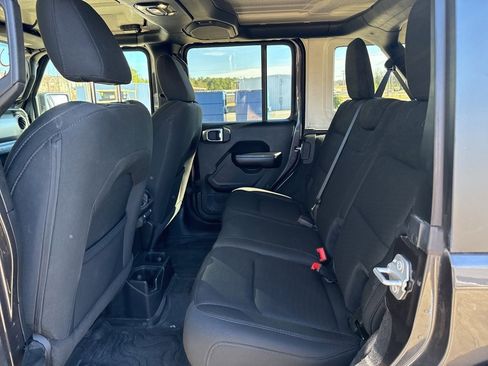 Used 2020 Jeep Wrangler Unlimited Sport image 11