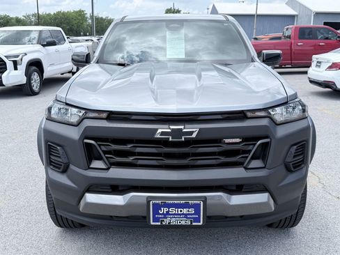 Used 2023 Chevrolet Colorado Trail Boss w/ Advanced Trailering Package AWD/4WD image 3