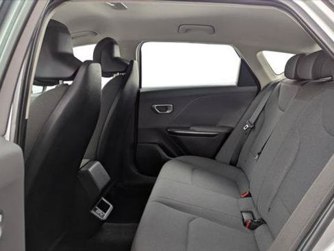 Used 2025 Kia K4 FWD image 17