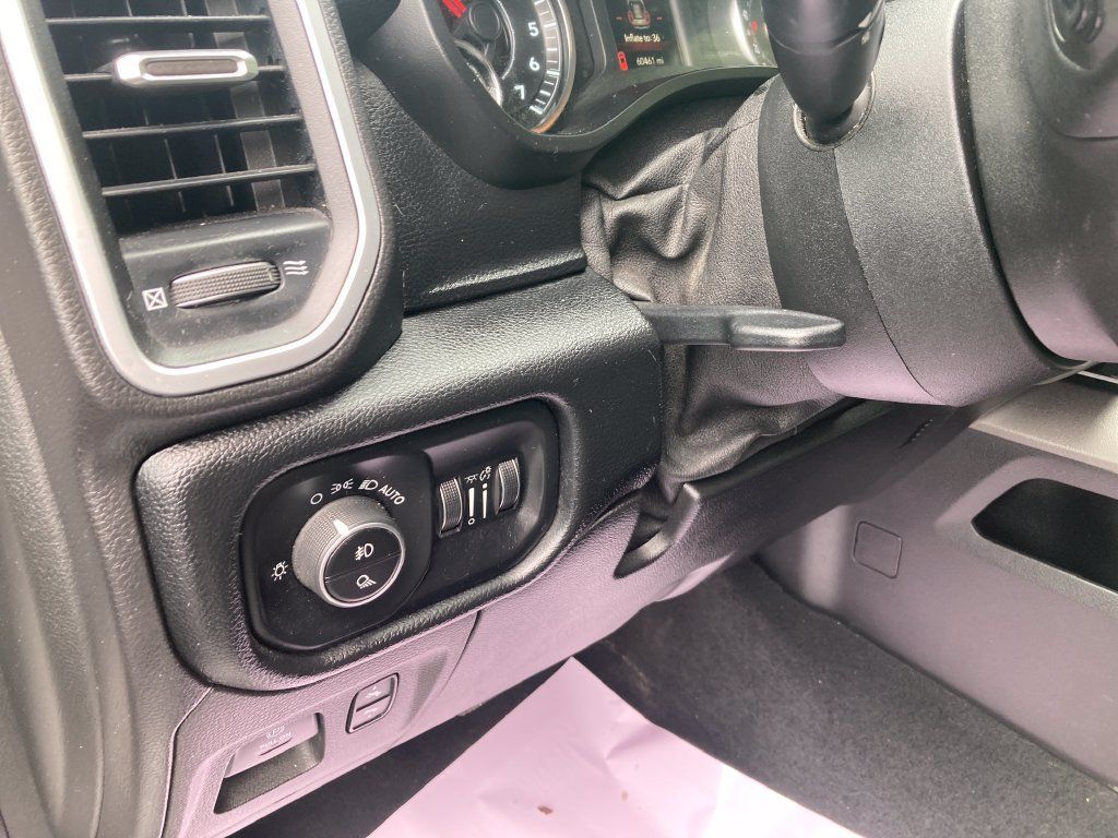 Used 2019 RAM 1500 Big Horn AWD/4WD image 17