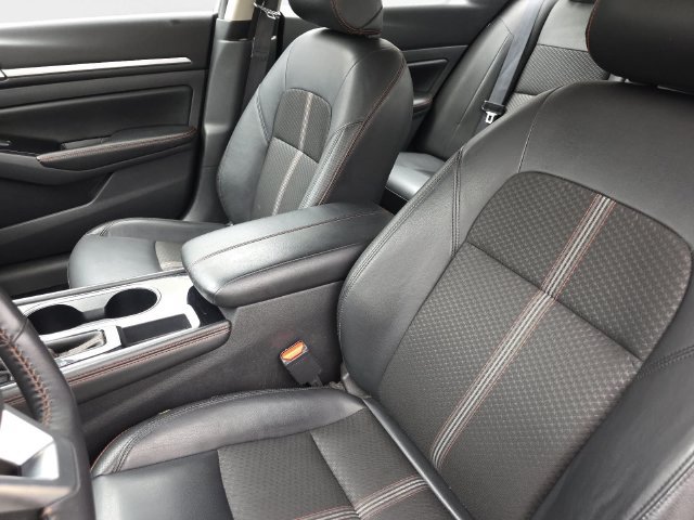 Used 2025 Nissan Altima 2.5 SR FWD image 15