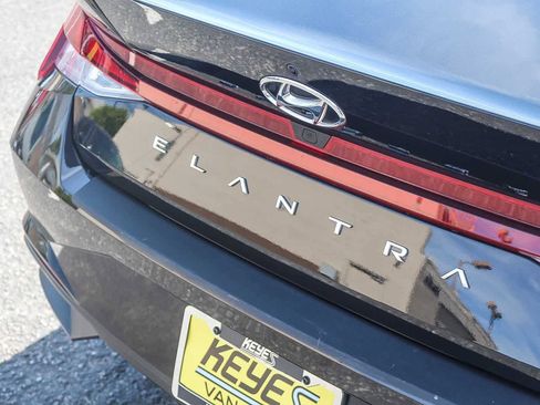 Certified 2023 Hyundai Elantra SEL w/ Convenience Package image 9