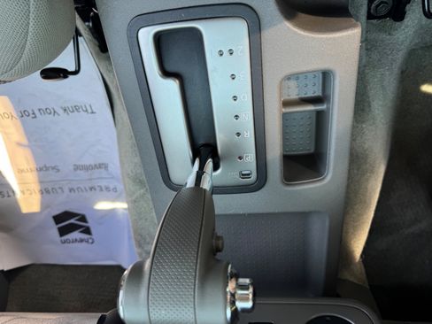 Used 2013 Nissan Frontier SV w/ SV Value Truck Pkg RWD image 19