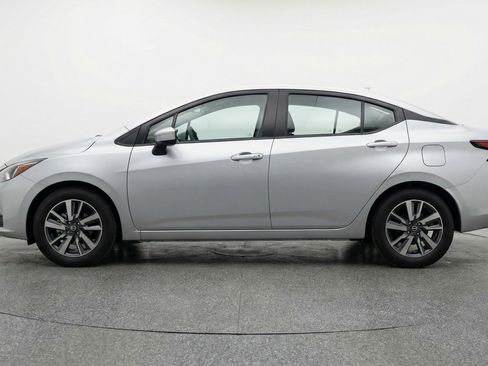 Used 2025 Nissan Versa SV FWD image 5