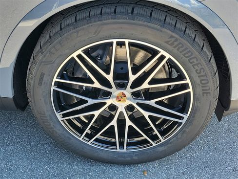 New 2026 Porsche Cayenne Coupe image 13