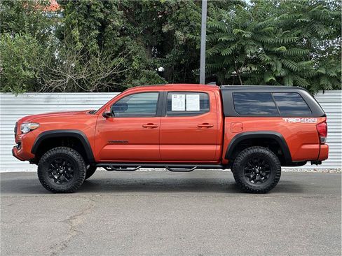 Used 2016 Toyota Tacoma TRD Off-Road AWD/4WD image 13