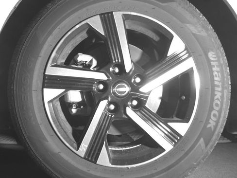 Used 2025 Nissan Sentra SV image 11