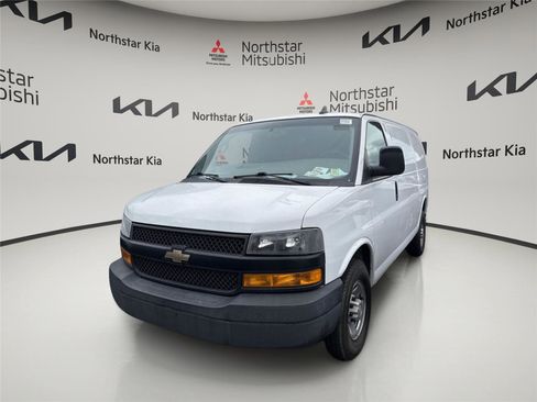 Used 2018 Chevrolet Express 2500 image 1