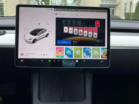 Used 2021 Tesla Model 3 Standard Range Plus RWD image 16