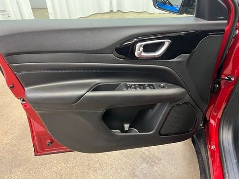 New 2026 Jeep Compass Limited image 13