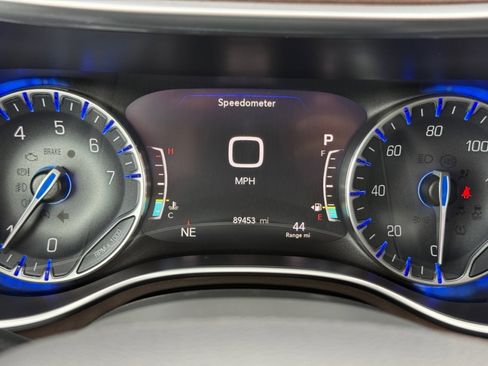 Used 2017 Chrysler Pacifica Touring-L Plus image 23