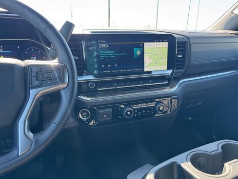 Used 2025 Chevrolet Silverado 1500 LT image 18