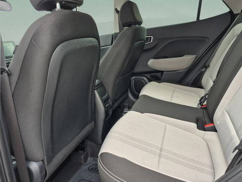 Used 2025 Hyundai Venue SEL FWD image 34