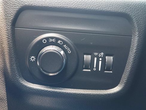 Used 2024 Jeep Grand Cherokee L Laredo RWD image 22