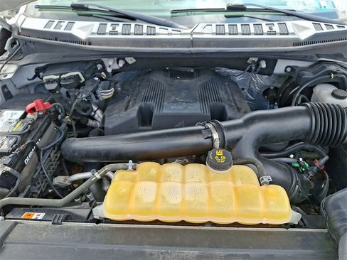 Used 2018 Ford F150 Platinum w/ Equipment Group 701A Luxury image 31