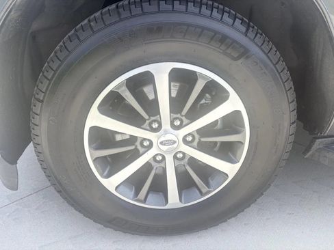 Used 2019 Ford Expedition XLT AWD/4WD image 16