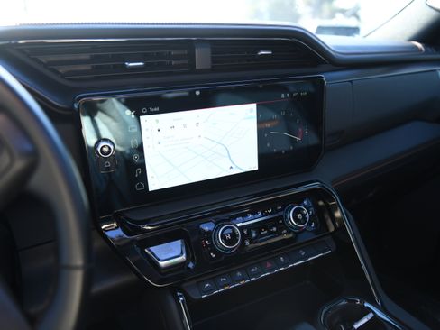 Used 2024 GMC Sierra 1500 AT4 w/ Technology Package image 39