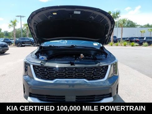 Certified 2024 Kia Sorento LX FWD image 9