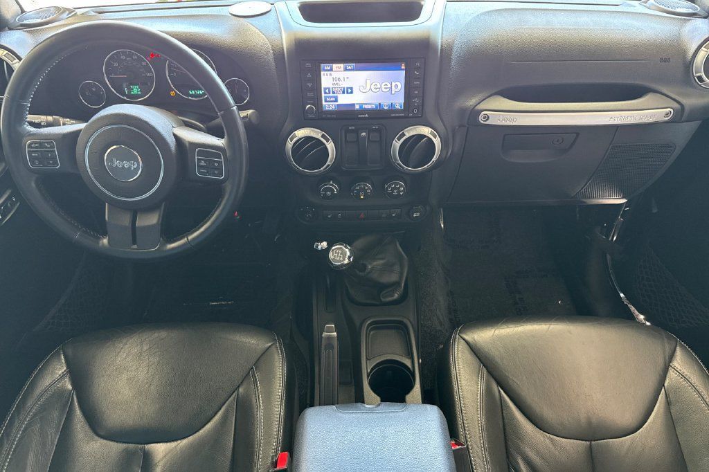Used 2015 Jeep Wrangler Rubicon w/ Power Convenience Group AWD/4WD image 12