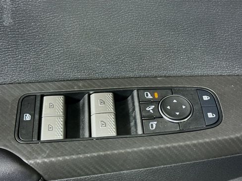 Used 2024 Mitsubishi Outlander SE image 24