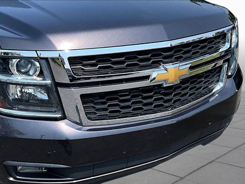 Used 2017 Chevrolet Suburban LT RWD image 30