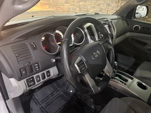 Used 2013 Toyota Tacoma 4x4 Access Cab V6 w/ TRD Sport Pkg image 24